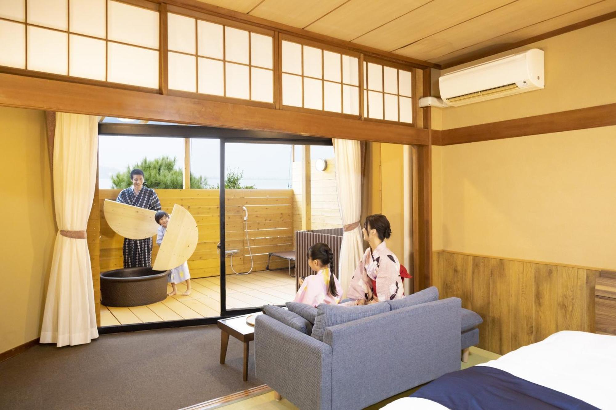 Hotel Ooedo Onsen Monogatari Premium Kaga Maruya Exterior foto