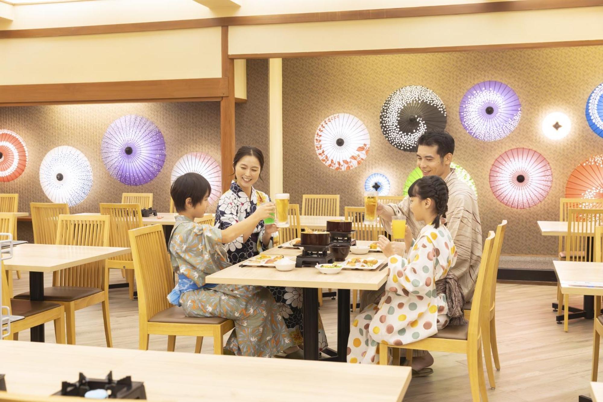 Hotel Ooedo Onsen Monogatari Premium Kaga Maruya Exterior foto